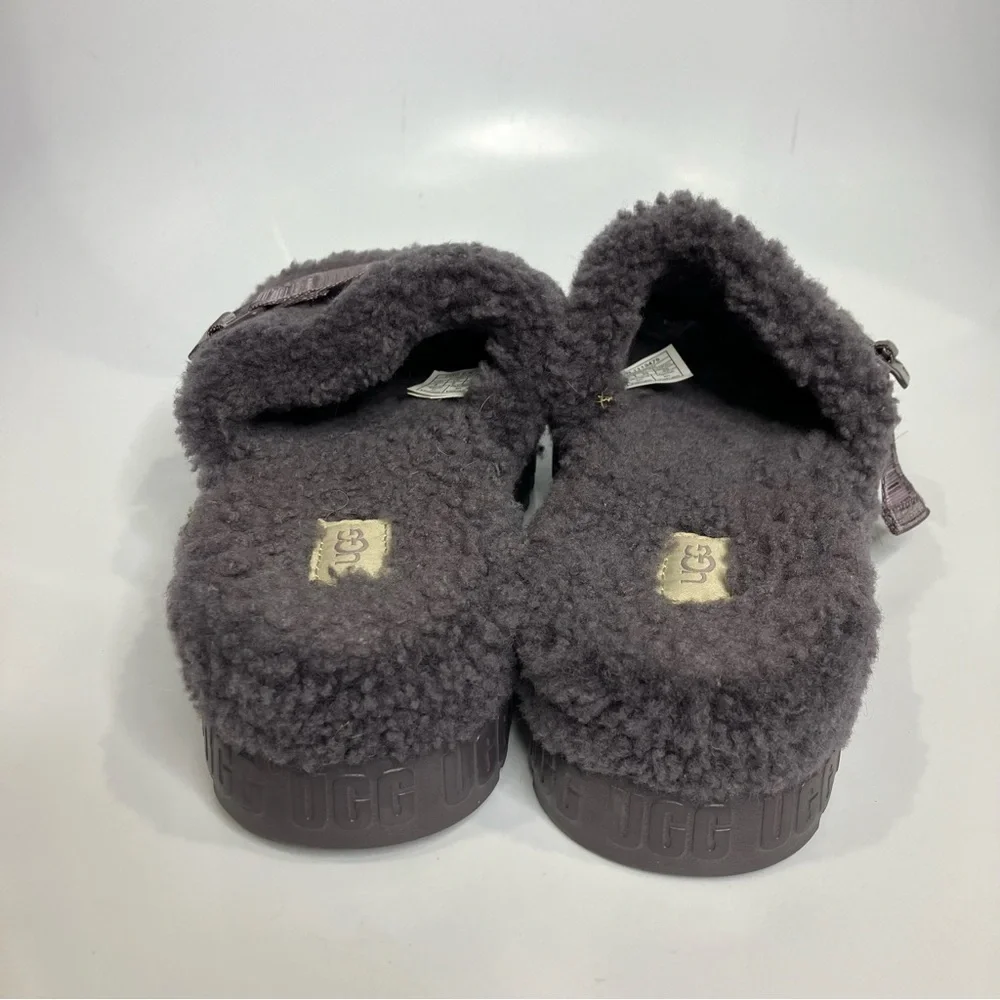 UGG Fluffita platform slip on sandals women’s size 8 purple casual trendy Sherpa